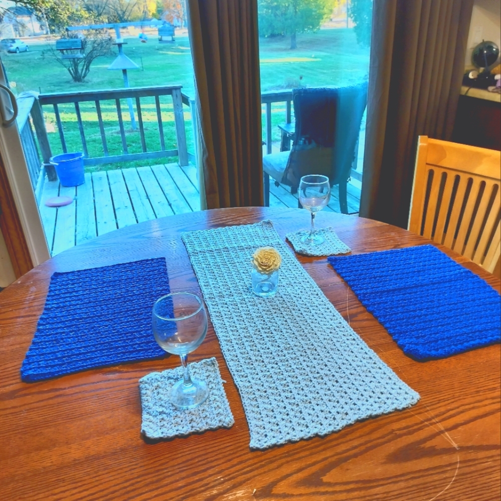 Hand crocheted table runner, 2 coasters, 2 placemats